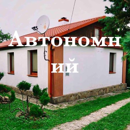 Sadyba Pochayiv Villa Pochaiv Exterior photo