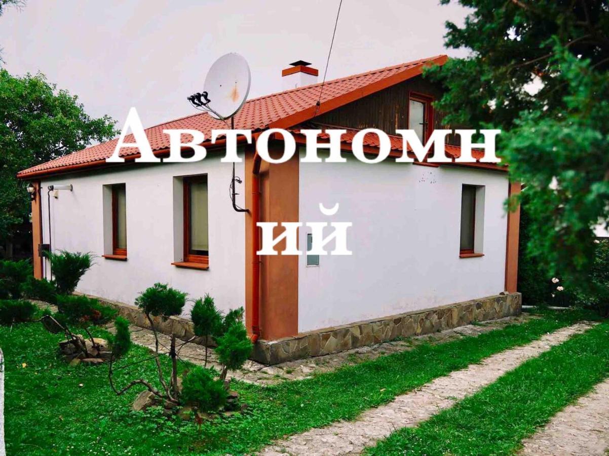 Sadyba Pochayiv Villa Pochaiv Exterior photo
