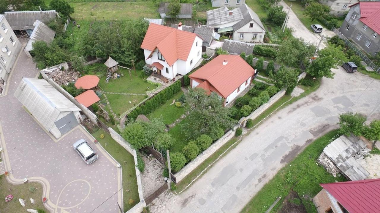 Sadyba Pochayiv Villa Pochaiv Exterior photo